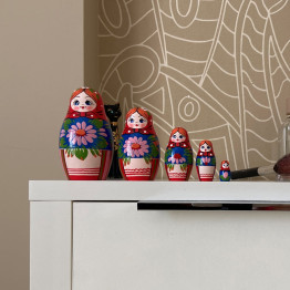 Matryoshka doll with a bouquet of lilies for home decor, set of 5 pcs