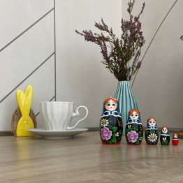 Russian Doll with Dahlias and Chamomile Flowers Set of 5 pcs