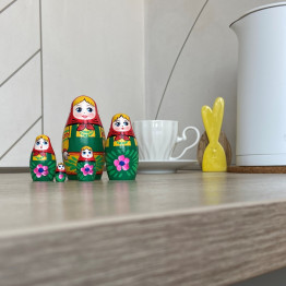 Matryoshka in Green Sarafan and Red Headscarf (Set of 5 pcs) for Home Decor