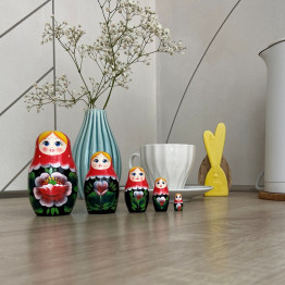 Matryoshka in Sarafan Dress with Chamomile Flowers and Red Poppies Set of 5 pcs