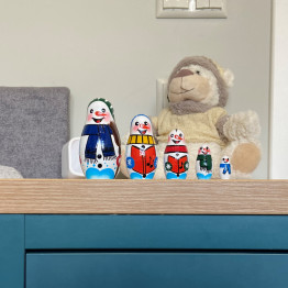 Wooden Nesting Dolls 5-Piece Snowman Set Hand-Painted Natural Wood Winter Holiday Gift