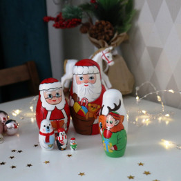 Christmas Nesting Dolls Set 7 pcs - Santa Claus Figurines