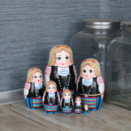 Collectible Series «Traditional Women's Costumes of Belarus»: Matryoshka «Navahrudak Costume», Set of 7