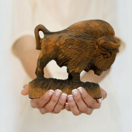 Handcrafted Wooden Bison Figurine – 5.9-Inch European Wisent Sculpture