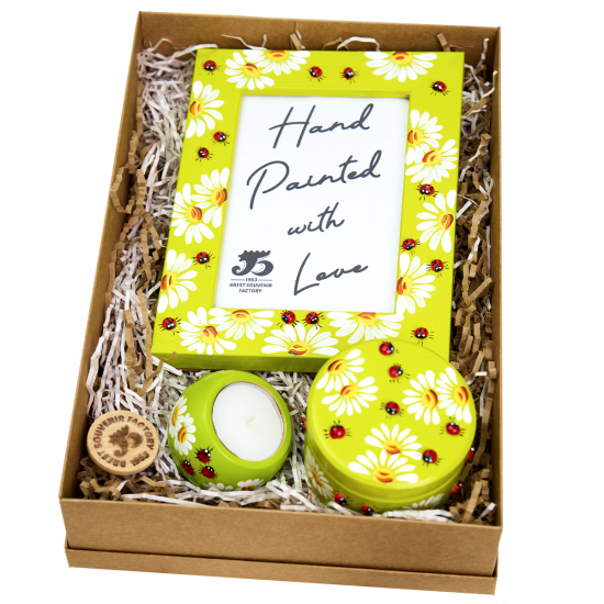 Hand-Painted Gift Set with Daisies and Ladybugs