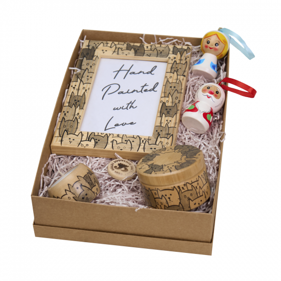 Wooden Holiday Gift Set with Hand-Painted Figurines & Cat Decor