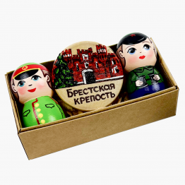Wooden Gift Set With Hand-Painted Figurines and Brest Fortress Magnet