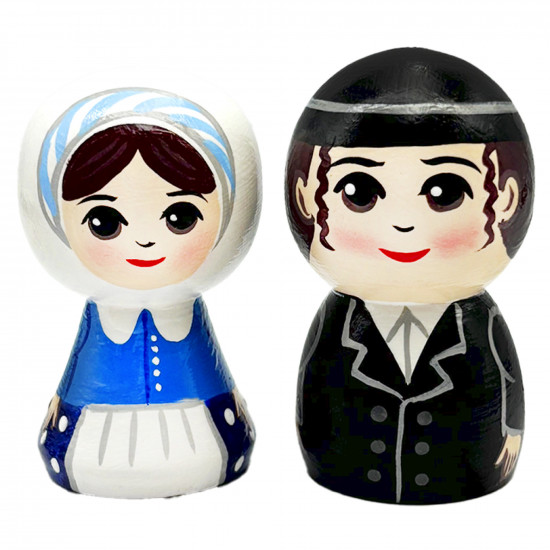 Wooden Figurine Set – Jewish Couple in Traditional Attire